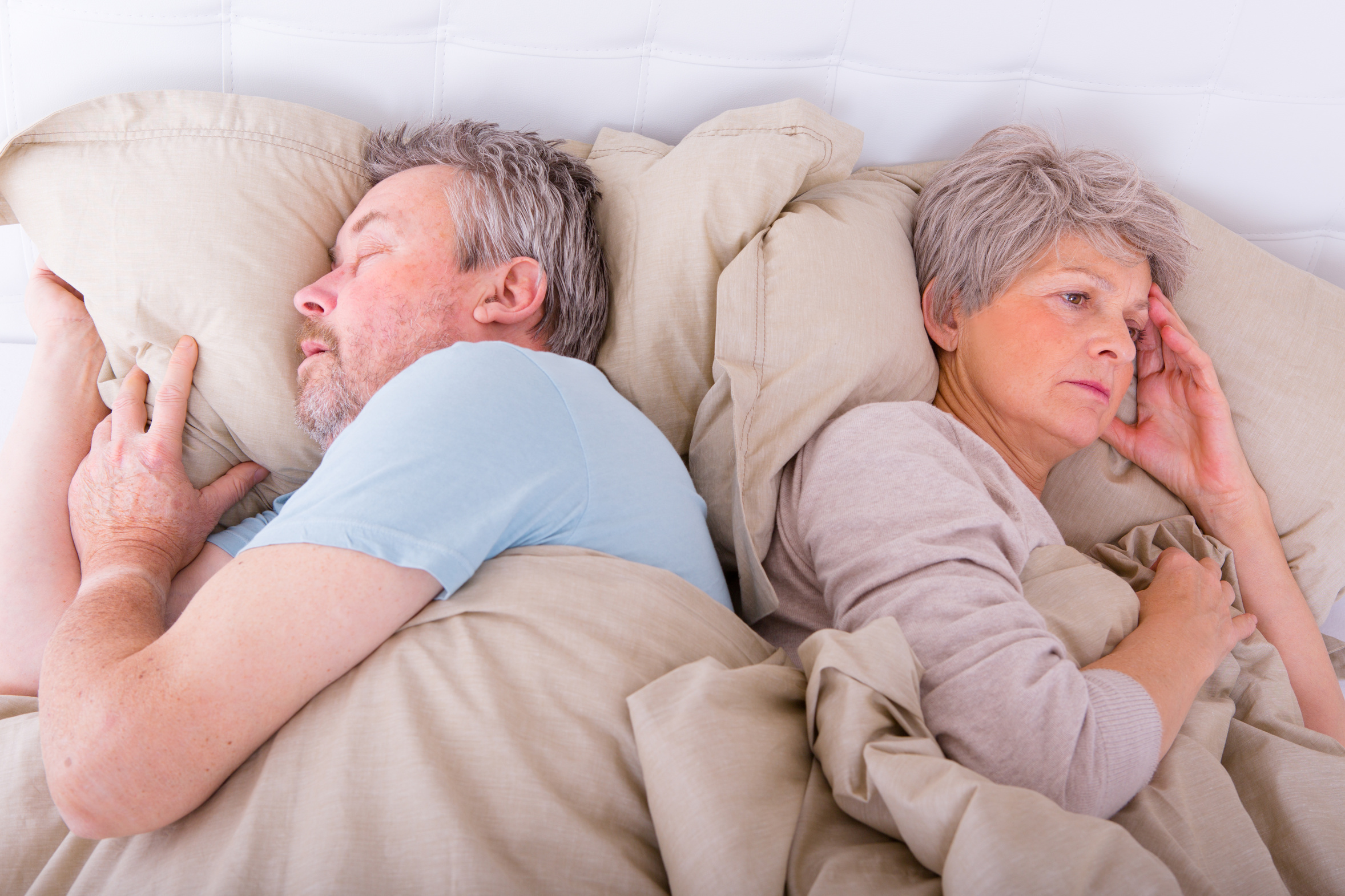 Пожилые мало спят. Сон в пожилом возрасте. Бессонница у пожилых. Нарушение сна в пожилом возрасте.