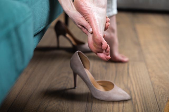 Halluksy powszechna deformacja stóp, dostępne metody leczenia