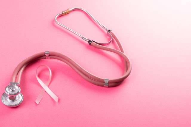 Rak piersi - różowa wstążka, międzynarodowym symbolem walki z rakiem piersi.