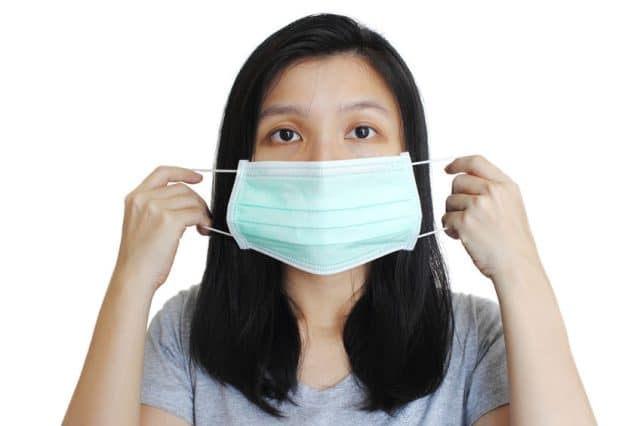 Czy maseczki na twarz chronią przed koronawirusem?Pobrano z 123rf.com